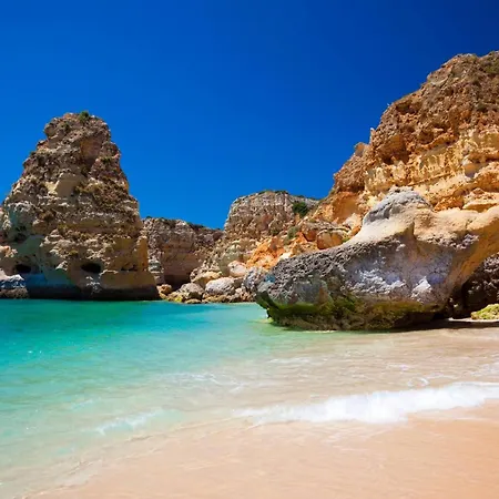 Azure Heaven By Becherish Apartment