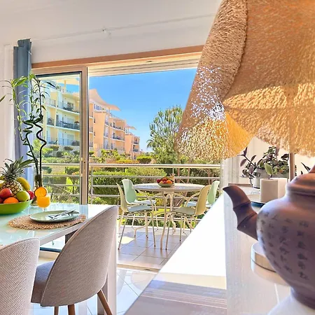 Azure Heaven By Becherish Apartment *