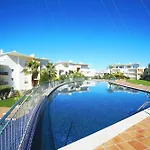 Azure Heaven By Becherish Appartement
